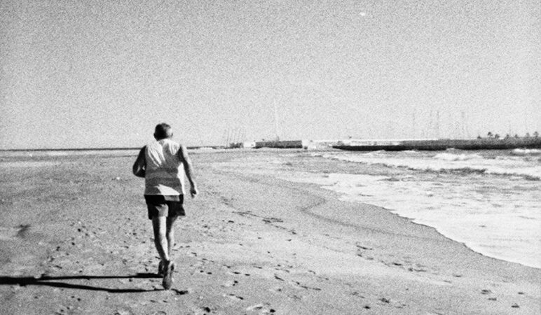 El hombre y la playa.